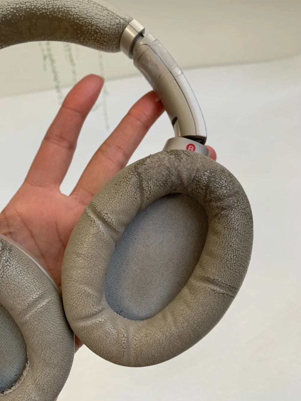 For Parts Sony WH-1000X M3 Wireless Over-Ear Headphones in Beige - Working